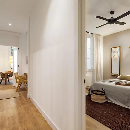 Bingin - 3 Bedrooms And Balcony In Eixample Dreta Apartment