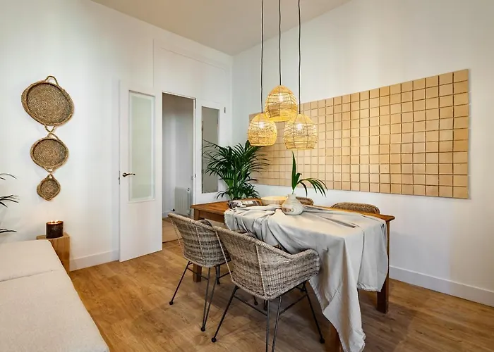 Bingin - 3 Bedrooms And Balcony In Eixample Dreta