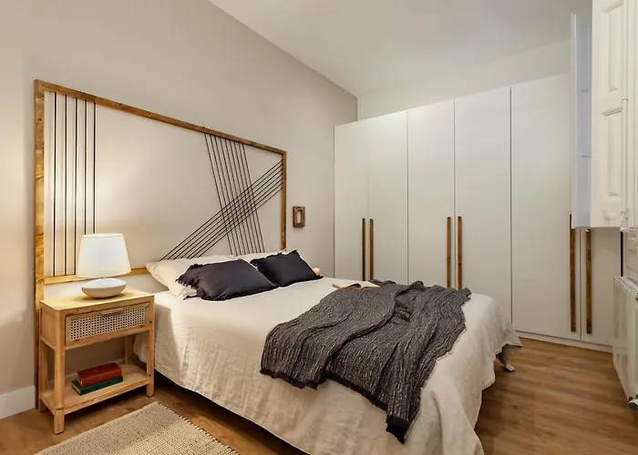 Bingin - 3 Bedrooms And Balcony In Eixample Dreta